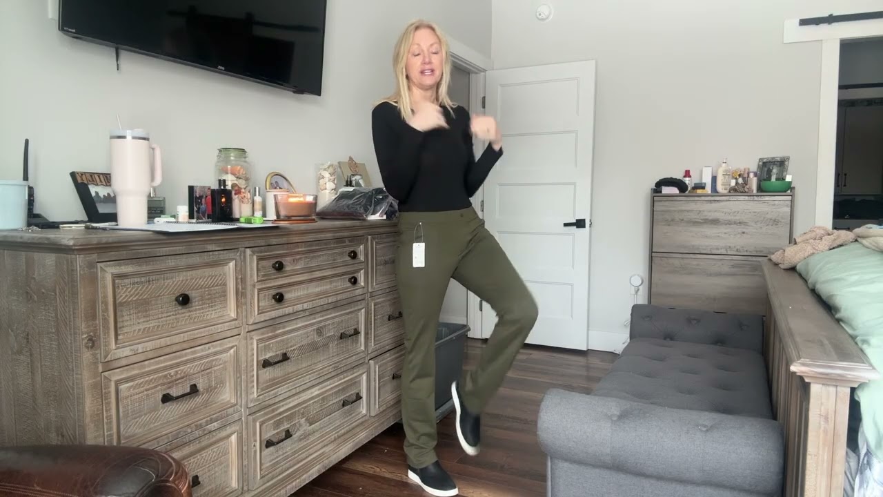 Comfy, adorable, professional, & trending! Love my pants! 