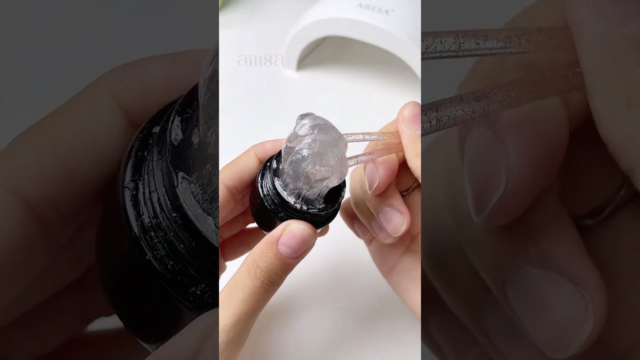 Watch it grab on&hellip; like it just found job security. 😳💅#fypage #solidnailglue #gelxnails #easynails