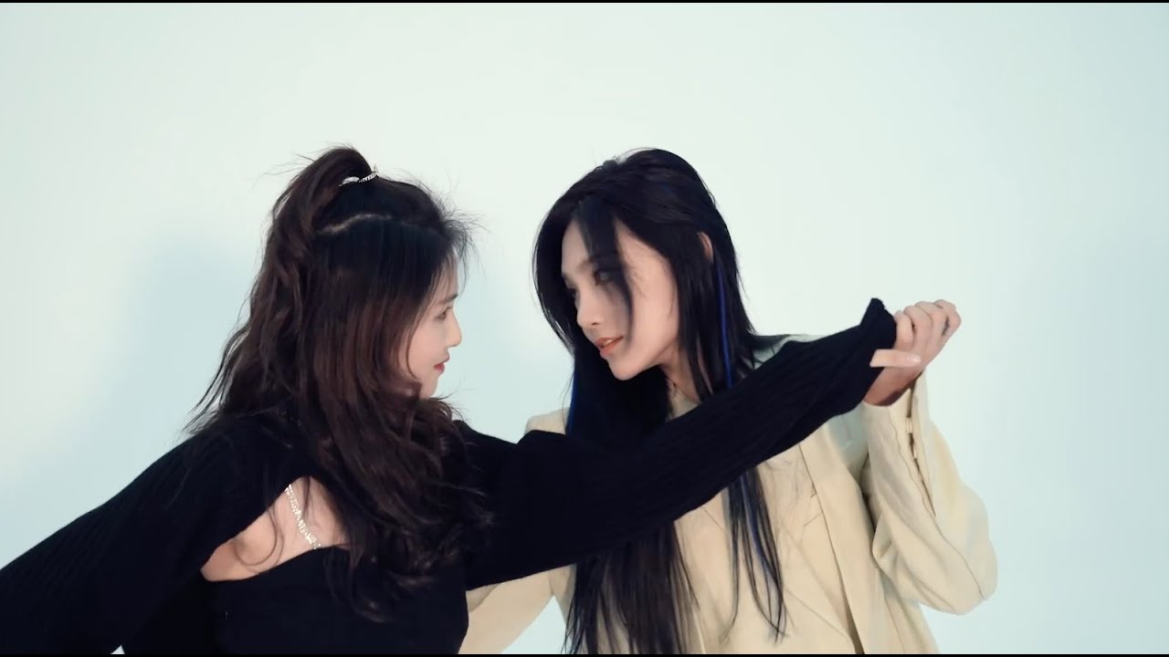 曾可妮 Jenny Zeng Keni and Bai Lu 