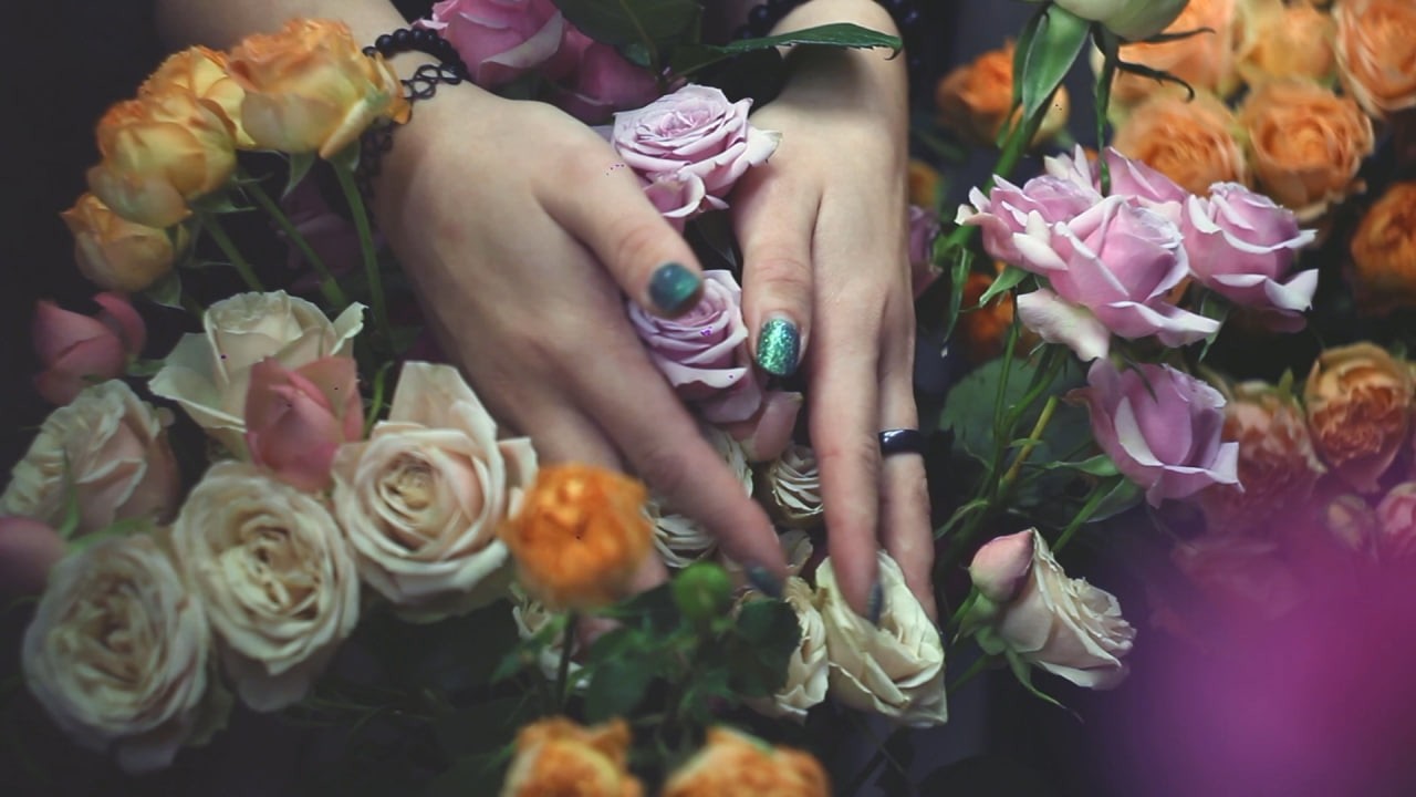 QUICK FLOWER SHOP ASMR FOR MARCH 8TH 🤍☺️🌸 #girlpower 💪🏻