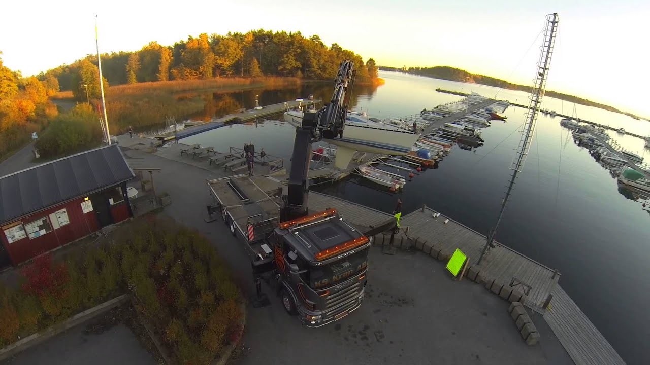 KS Kran AB Loading a boat in the sunet - 20131012