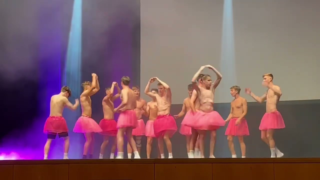 Männerballett Abijahrgang 2023 des Stiftsgymnasiums in Sindelfingen
