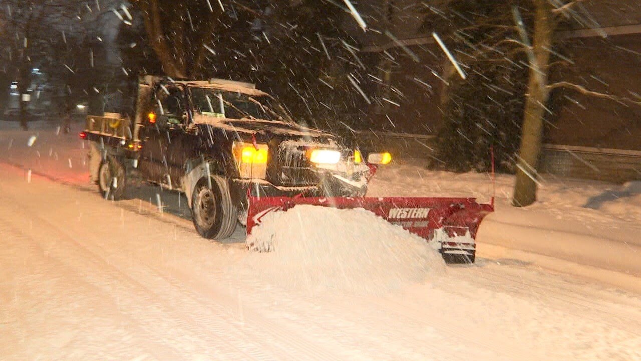 Buffalo 'divides and conquers' as snow impacts the region; residents dig in