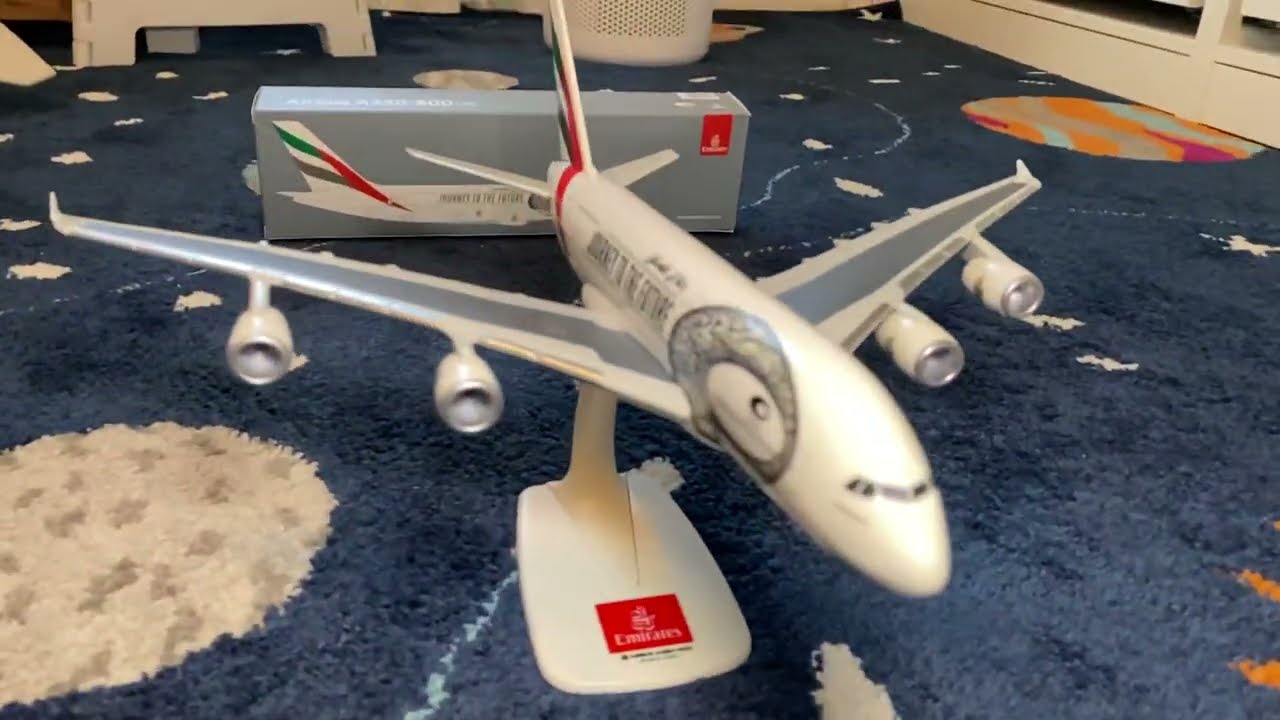 Emirates Airbus A380-800 - Model Airplane