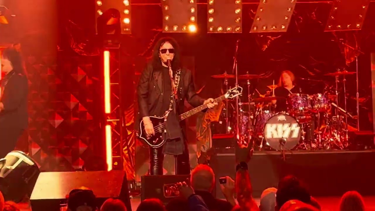 KISS - Let Me Go, Rock ’n Roll Las Vegas 2025-11-15