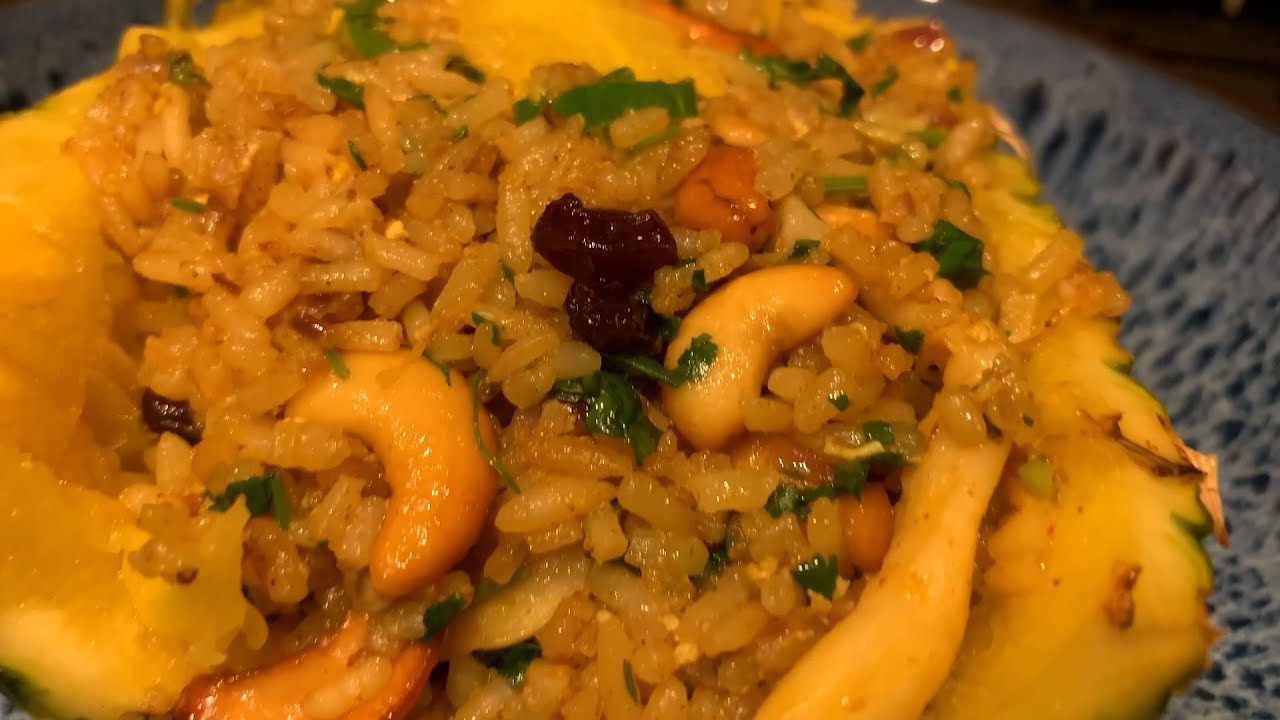 PINEAPPLE FRIED RICE 🍍 🌾 🍳  all day long 🍋‍🟩🍇🥕