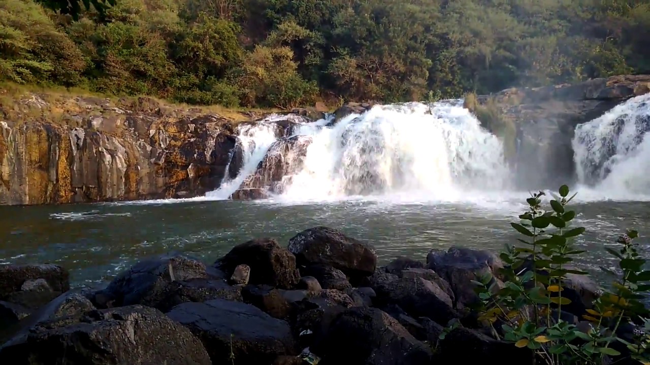 Waterfall  timelapse at Khodiyar Dam - Dhari