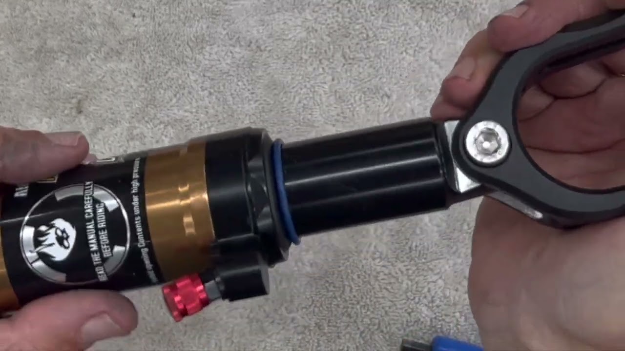 Specialized Stumpjumper mountain bike rear shock & yoke replacement