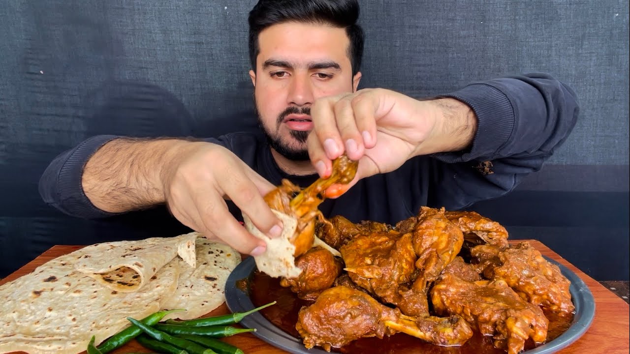 ASMR:EATING CHICKEN KORMA WITH TANDOORI ROTI+GREEN CHILLI+SALAD || REAL MUKBANG