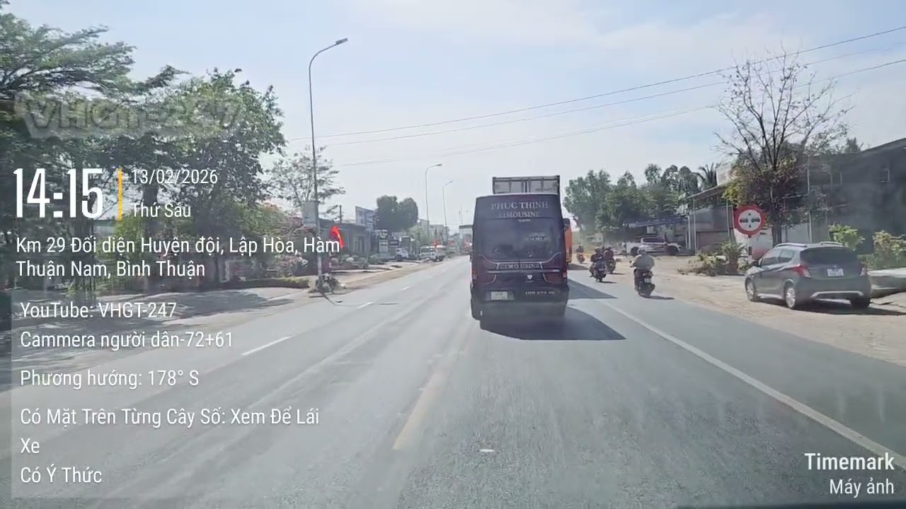Những Qua Tài Bay Náo Loạn Trên Quốc Lộ 1A Gây Ùn Tắc Giao Thông 
