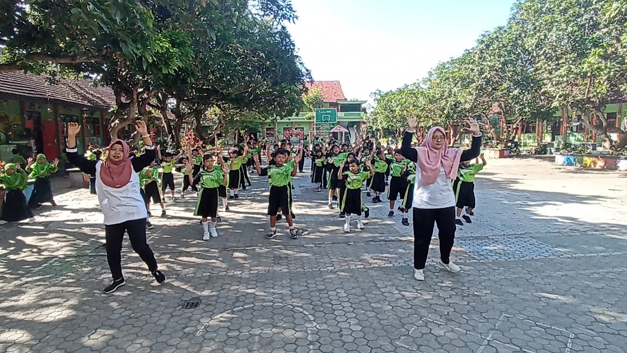Such a happy day - Dance Team - Kelas 2,SDN 2 Surodakan