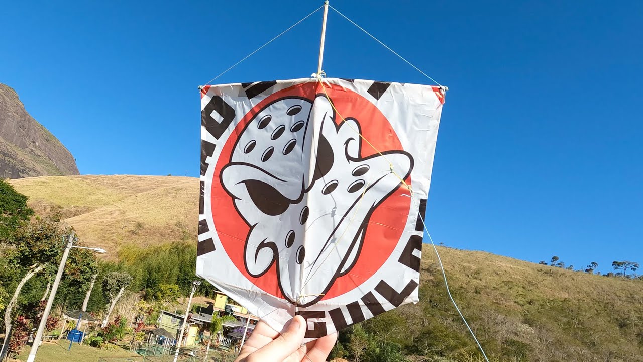 Mini Pipa Latão Subiu no Céu Azul e Caiu pra Raia de Manivela