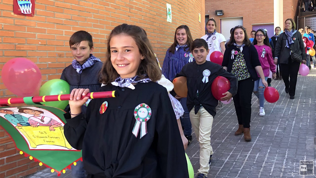 Col·legi Sant Vicent Ferrer de Faura, la falla “el món de les llengües” i globotà inclosa