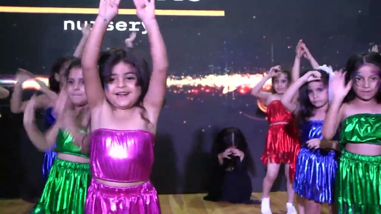 6 حاجات و محتاجات  Graduation 2025