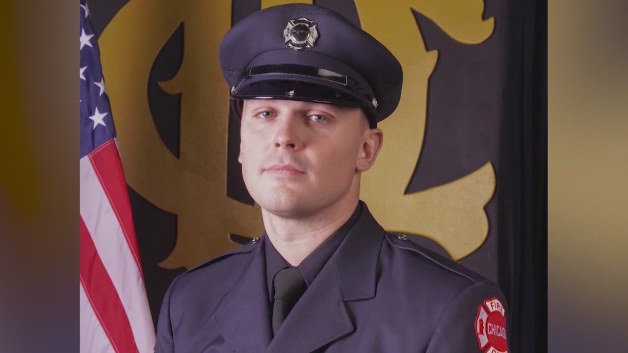 Мужчине предъявлены обвинения в убийстве и поджоге в связи со смертью пожарного из пожарной служб...