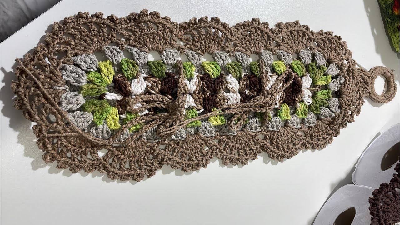 PORTA PAPEL HIGIÊNICO COM BASE DE FLORZINHA