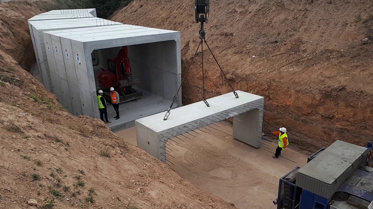 Descarga de marcos articulados de hormigón armado | Bortubo