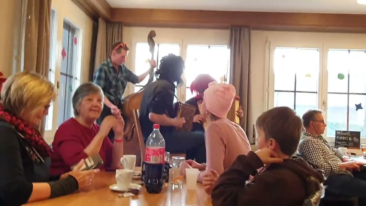 S'Brändle Team, Interpret: Trio 6 rund, Komponist: Thomas Scheuber