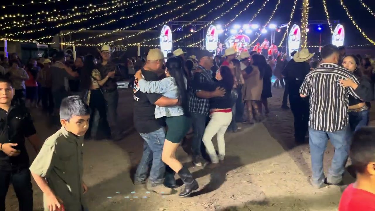 Los Texanitos del Norte- Juana la Cubana 