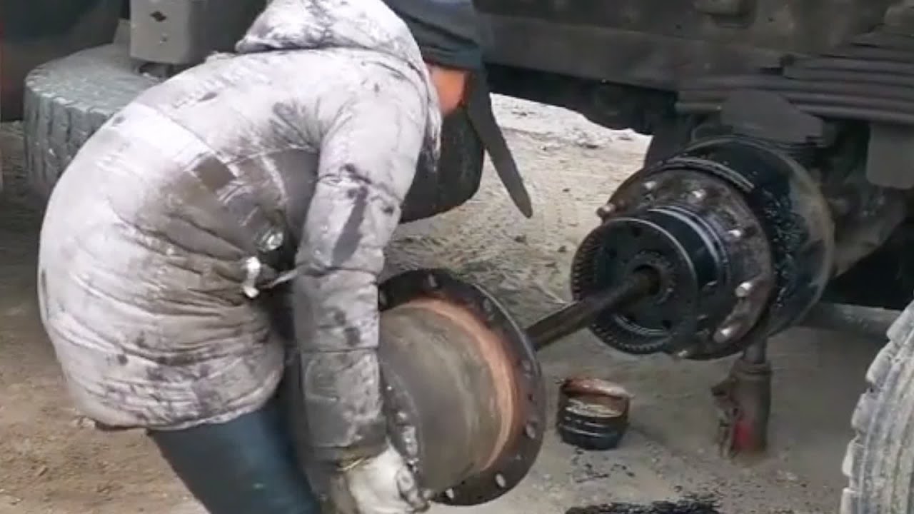 Truck Wheel Hub Reducer Maintenance and Repair