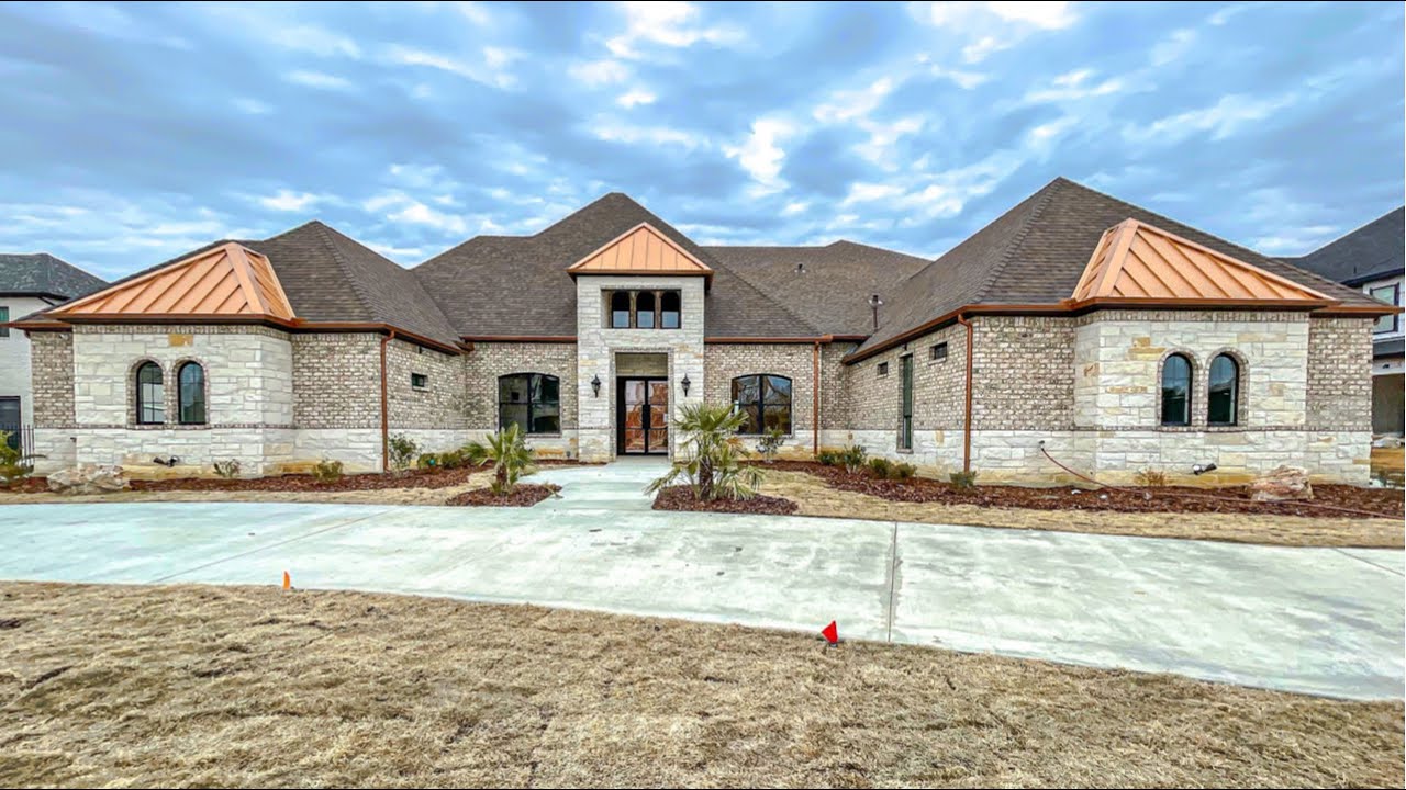 NEW CUSTOM HOME TOUR WITH 1 ACRE LOT NEAR DALLAS | 6 BED | 6 BATH | 5000+ SqFt  *OUR CLIENT&rsquo;S HOME*