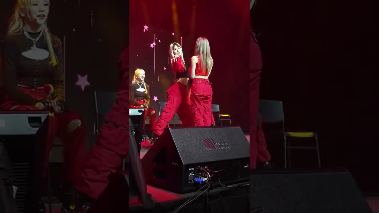 Dreamcatcher (드림캐쳐) - For (Yoohyeon Solo ft Dami) - Fancam[4K] Louisville KY 2022.07.03