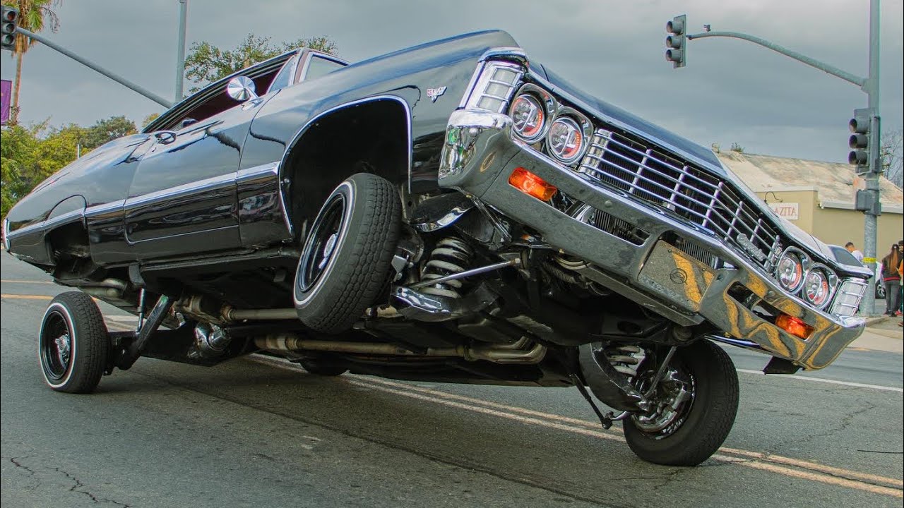 Lowriders cruising at Back to the BLVD Sacramento