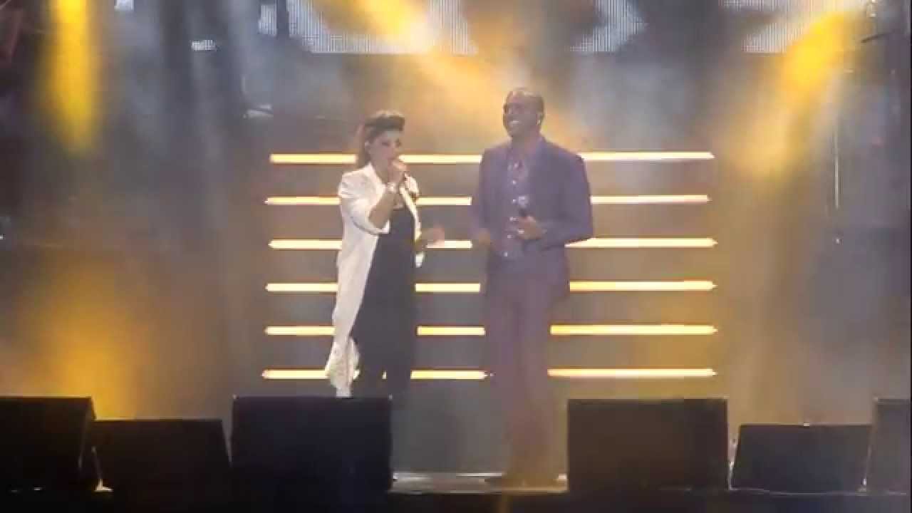 שרית חדד ואייל גולן - מנגנת את חיי - מתוך המופע פעם בחיים