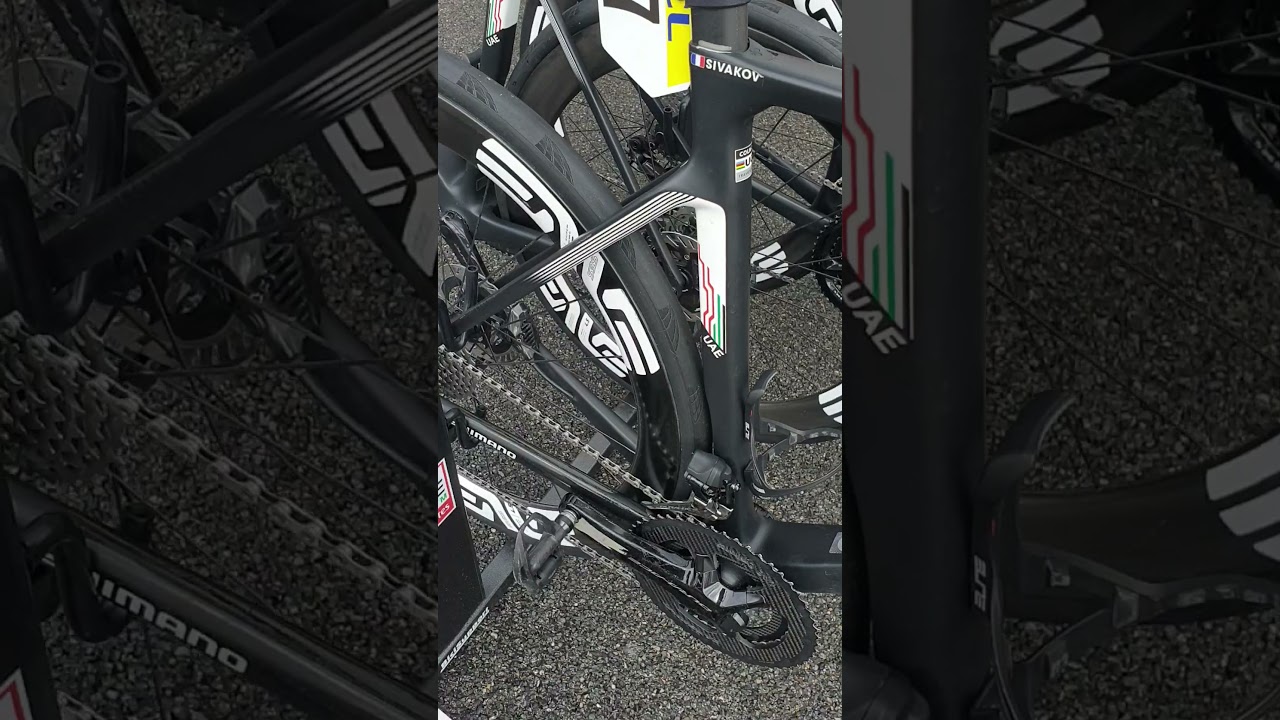 TEAM UAE XRG Colnago v4rs Pavel Sivakov Shimano plateaux Carbone.TI .Paris Nice 2025