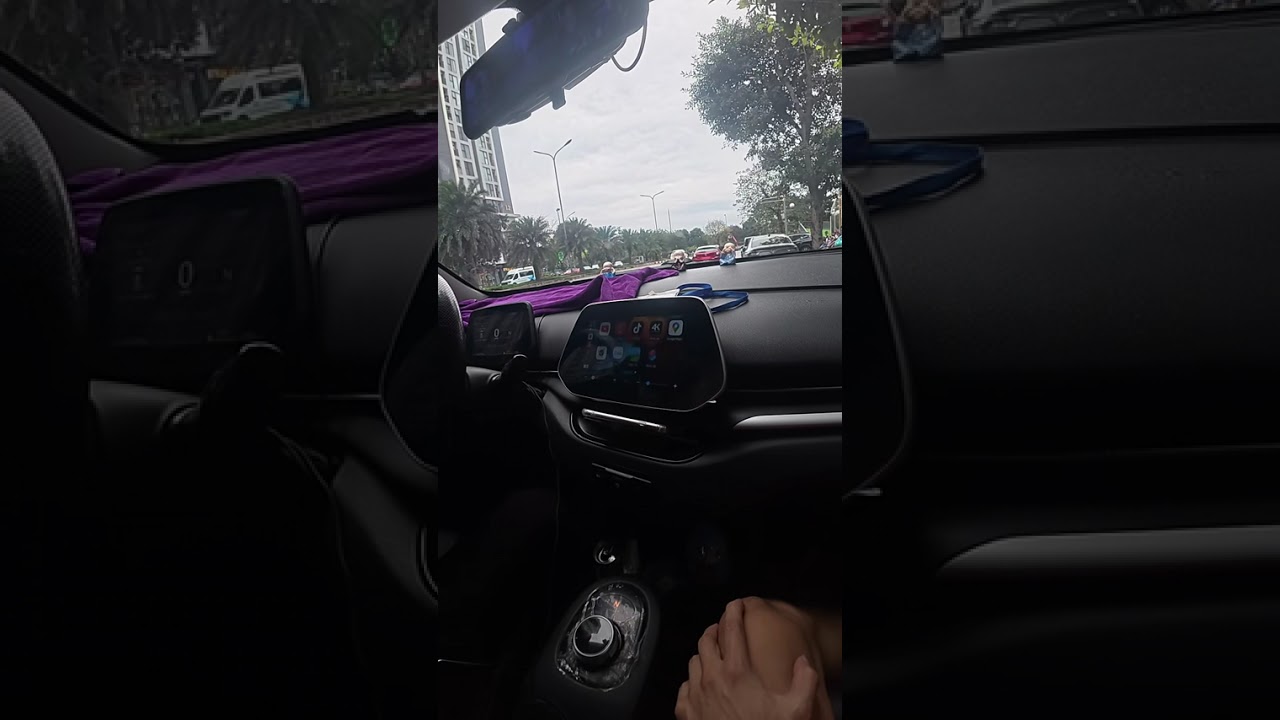 Vinfast vf5 cài lời chào lên xuống xe