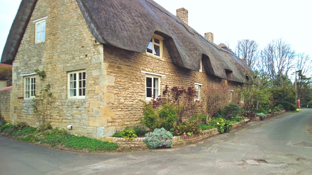 Empingham Village Walk, English Countryside 4K