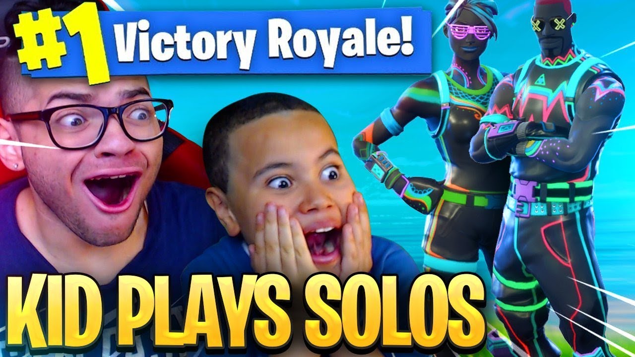 OMG 9 YEAR OLD LITTLE BROTHER PLAYS SOLOS WITH THE *NEW* INSANE UNSTOPPABLE SKIN IN FORNITE BR! 😂🔥
