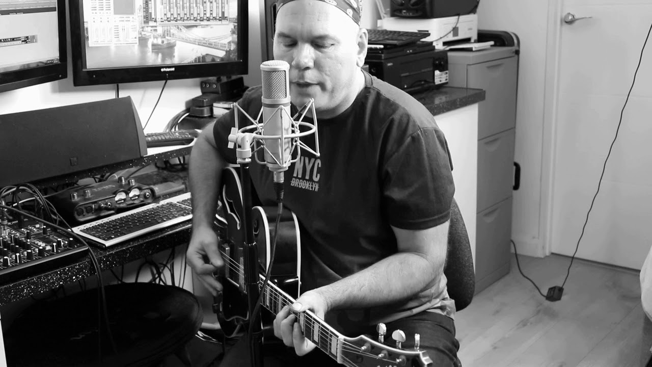 Rock Around With Ollie Vee