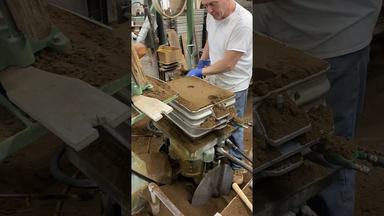 Making a green sand mold with cores