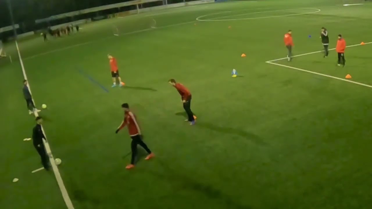 Fussballtraining: Schnelligkeitstraining - Schnelligkeitswettbewerb im Viereck mit Passen