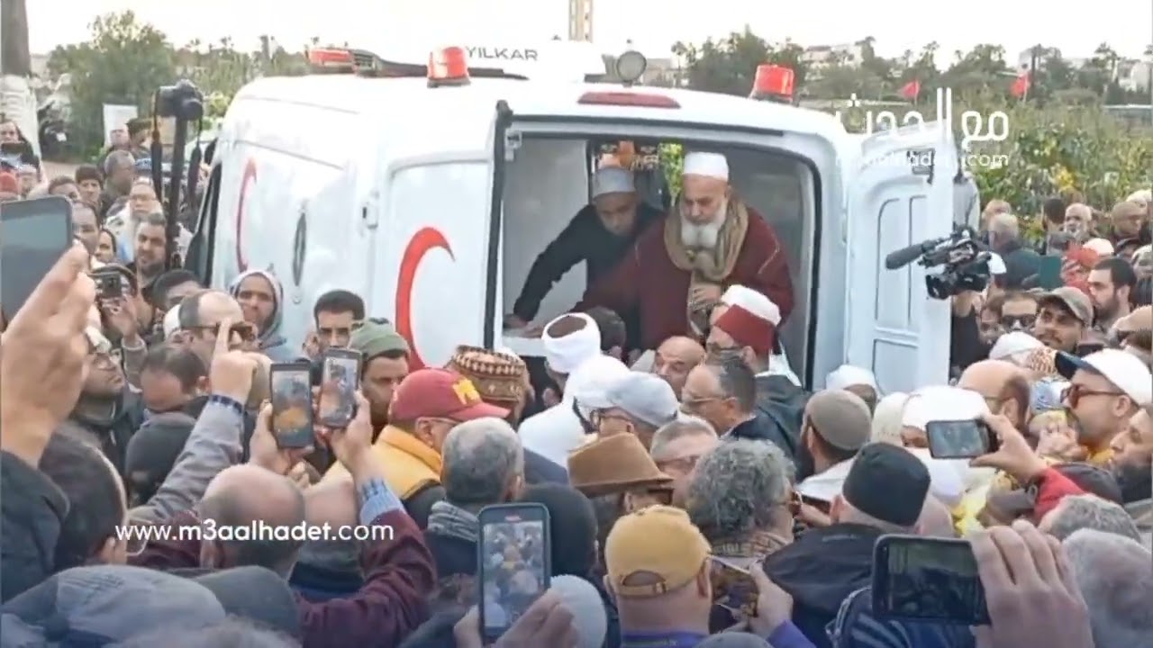 تشييع جثمان الراحل بالخياط إلى مثواه الأخير في أجواء مهيبة رحم الله الفقيد وأسكنه فسيح جناته