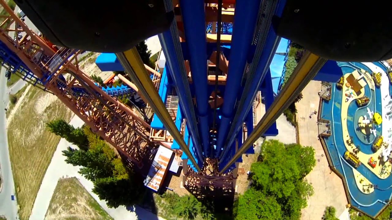 Siente la adrenalina en Parque Warner