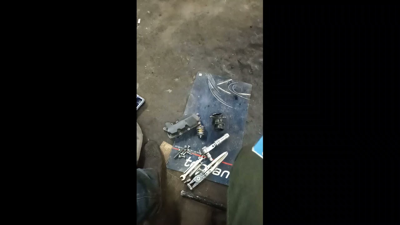 VW Tiguan 2.0 tsi - замена термостата