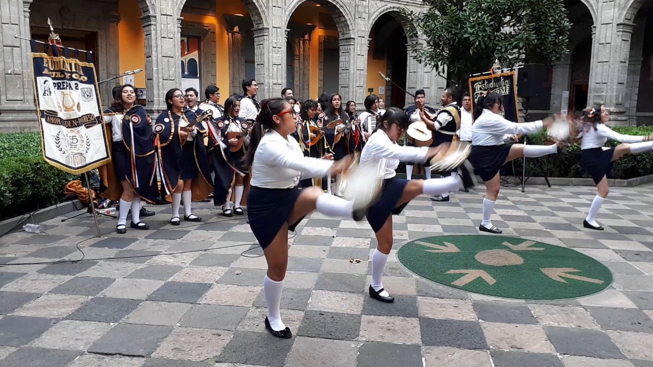 Viva la gente del pueblo... Estudiantina Prepa 2 UNAM