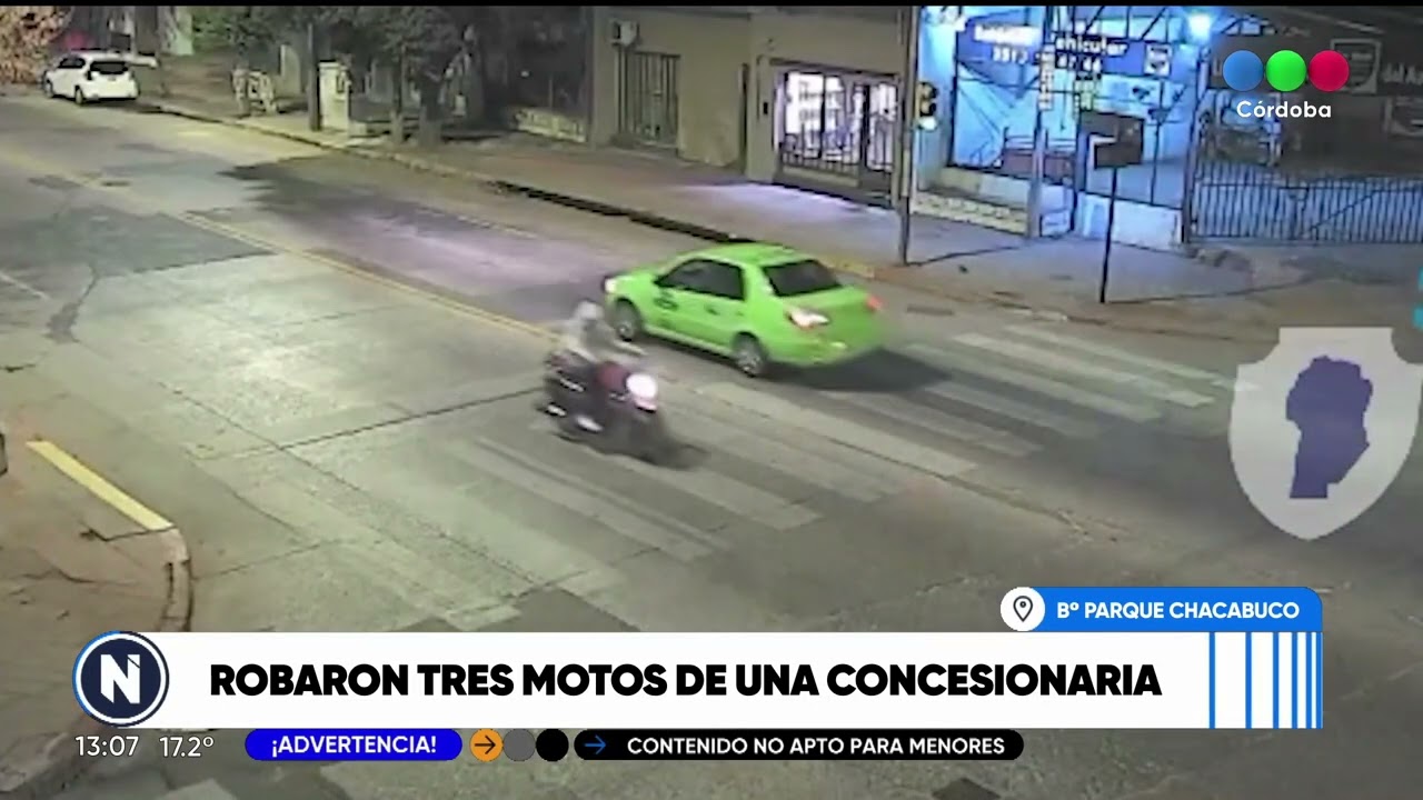 VIDEO: Robaron tres motos de una concesionaria