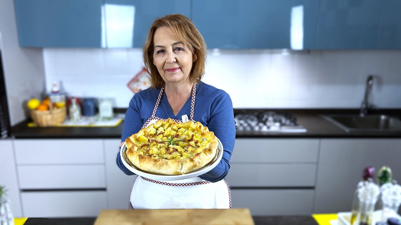 Эффектный пикантный пирог с картофелем, сливочным сыром и нотками шпината! 😋