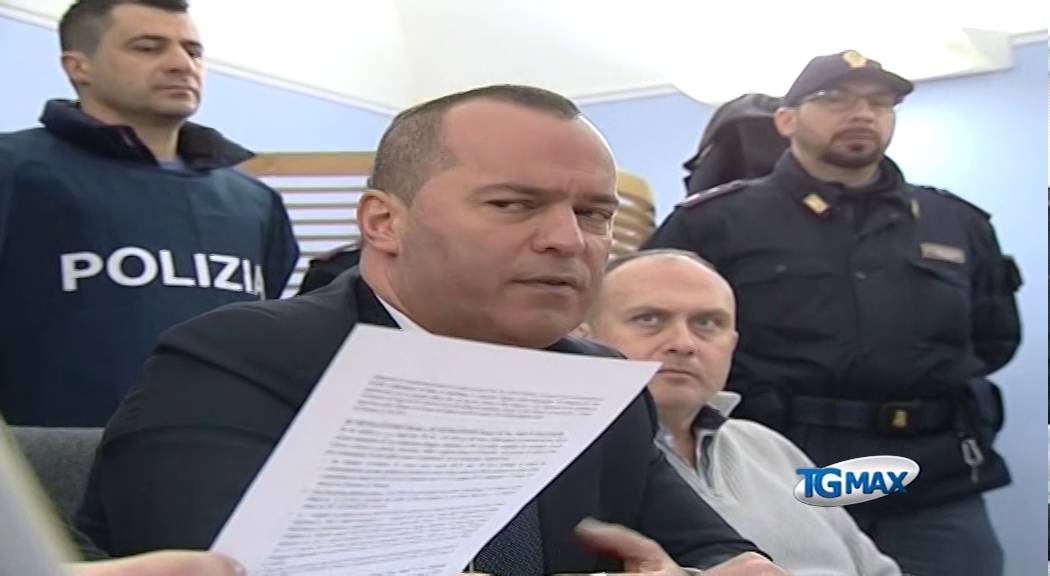 Pescara: sgominata gang giovani, riprendevano azioni con smartphone