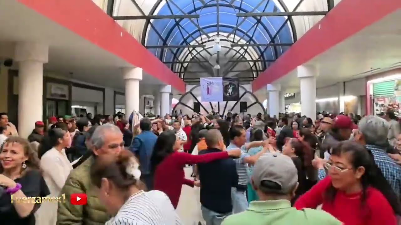 Martes de baile en la concha Acústica 