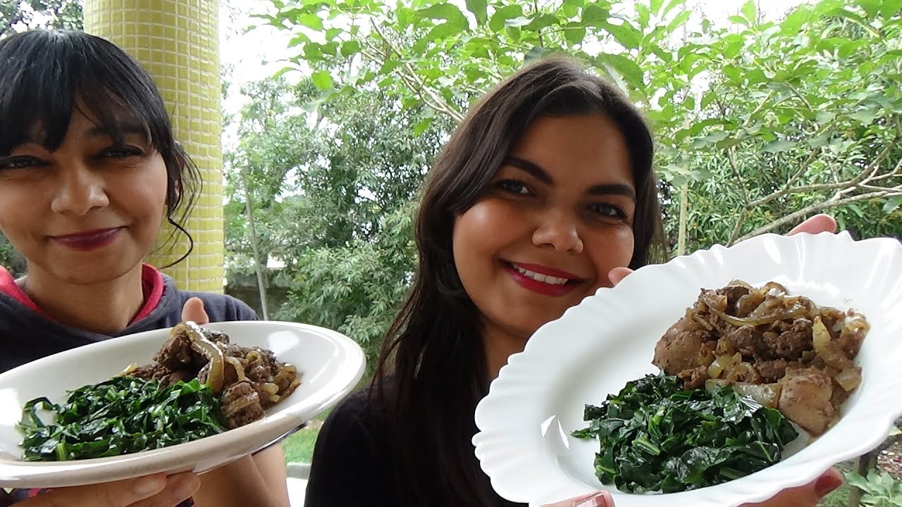 FÍGADO DE GALINHA ACEBOLADO SEM CHEIRO FORTE + COUVE MANTEIGUINHA