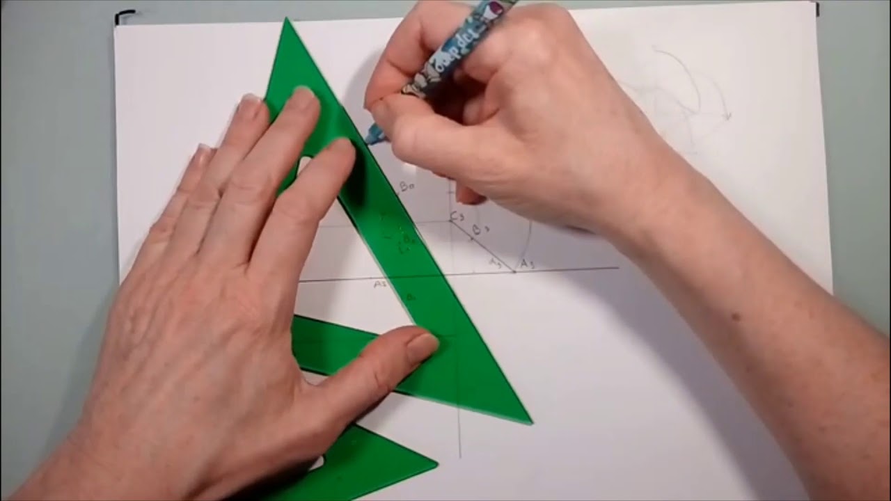 Hexaedro apoyado en un plano paralelo a LT