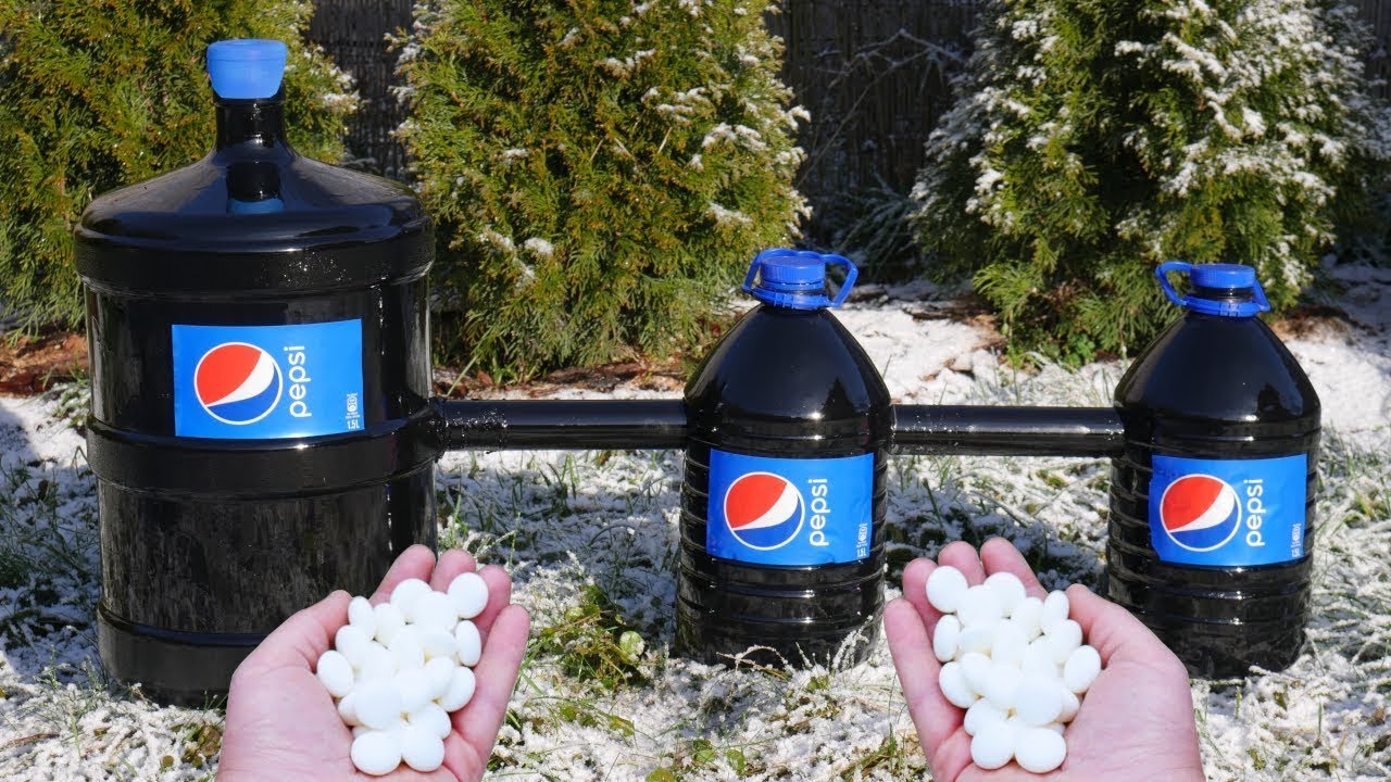 Experiment: Pepsi and Mentos Reaction in Huge Bottles  #Experiment