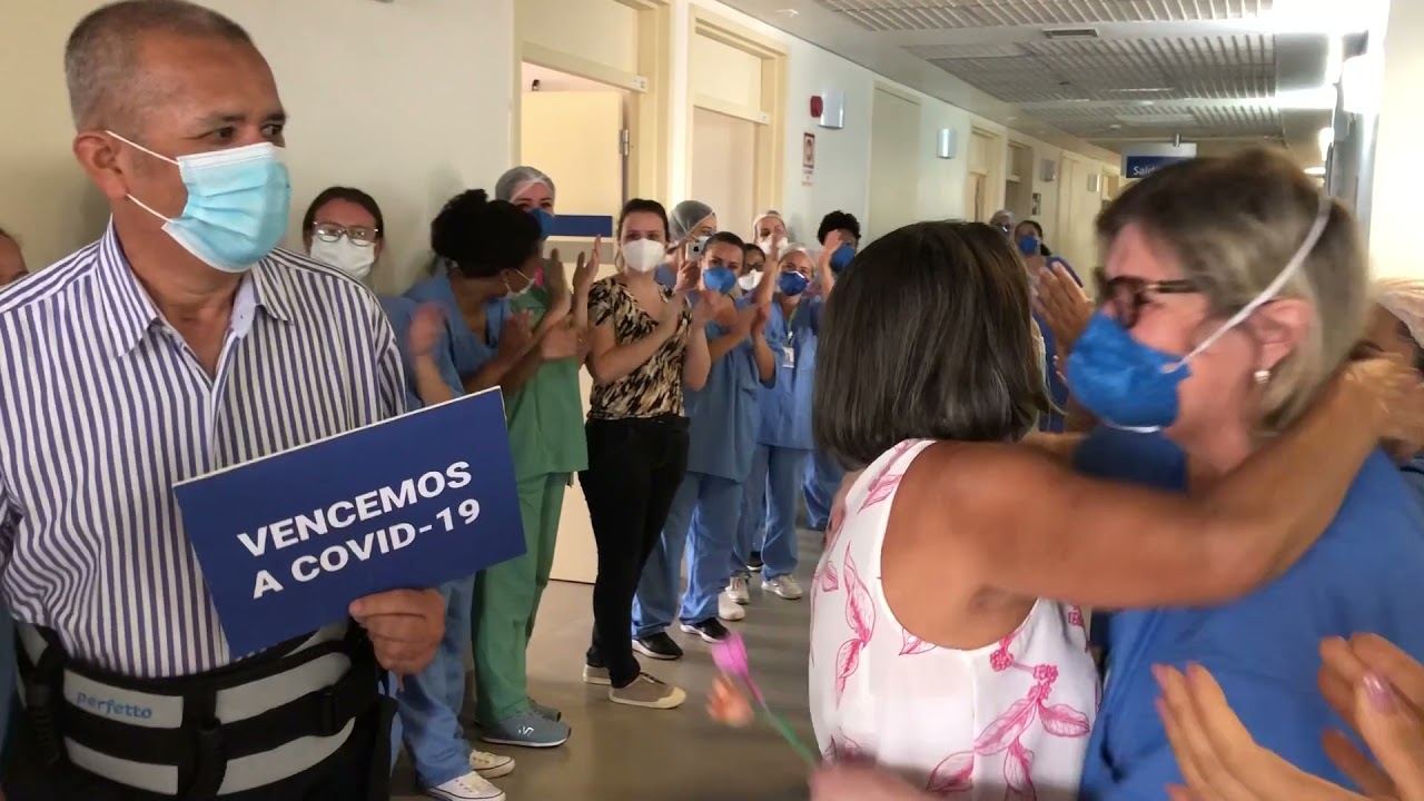 Pacientes vencem COVID-19 e retornam ao HMDCC para agradecer profissionais da saúde
