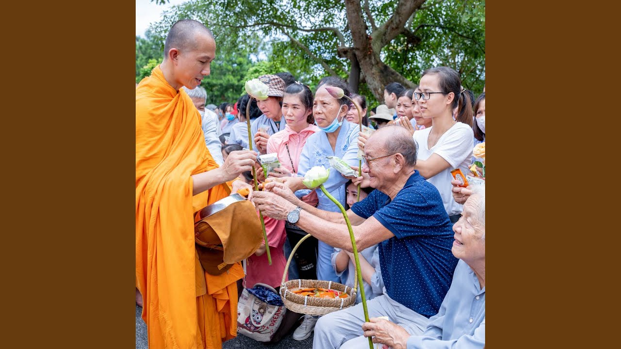 Khất Thực B&igrave;nh B&aacute;t Phước