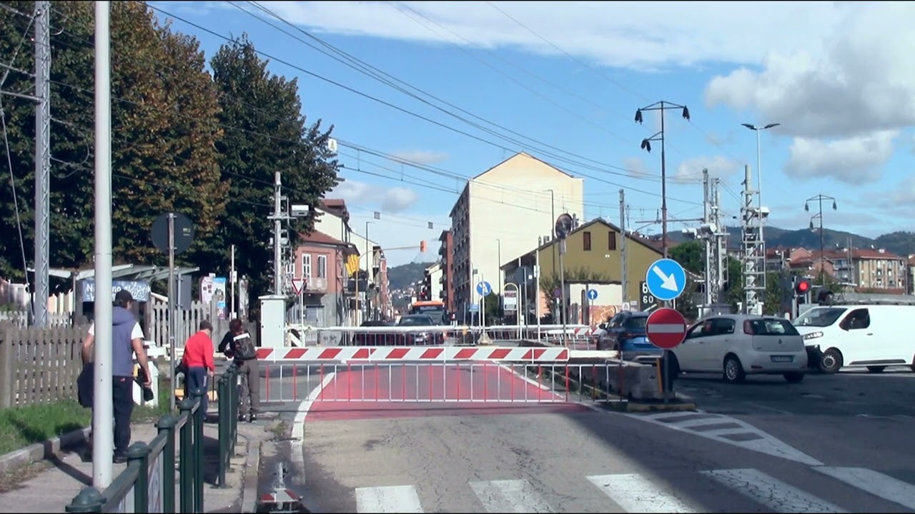 Nichelino (I) Passaggio a Livello // Level crossing //