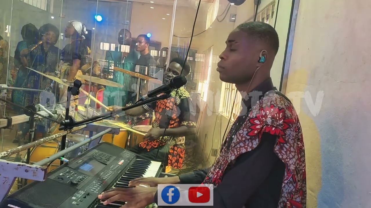 LOOKING TO JESUS | @Tlsmofficial Choir | @DunsinOyekan 